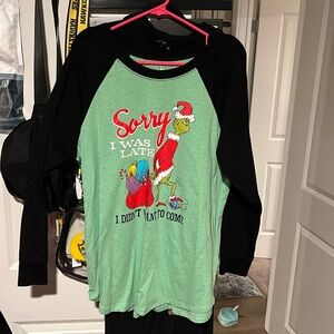 Torrid Size 2 3/4 length sleeve grinch top